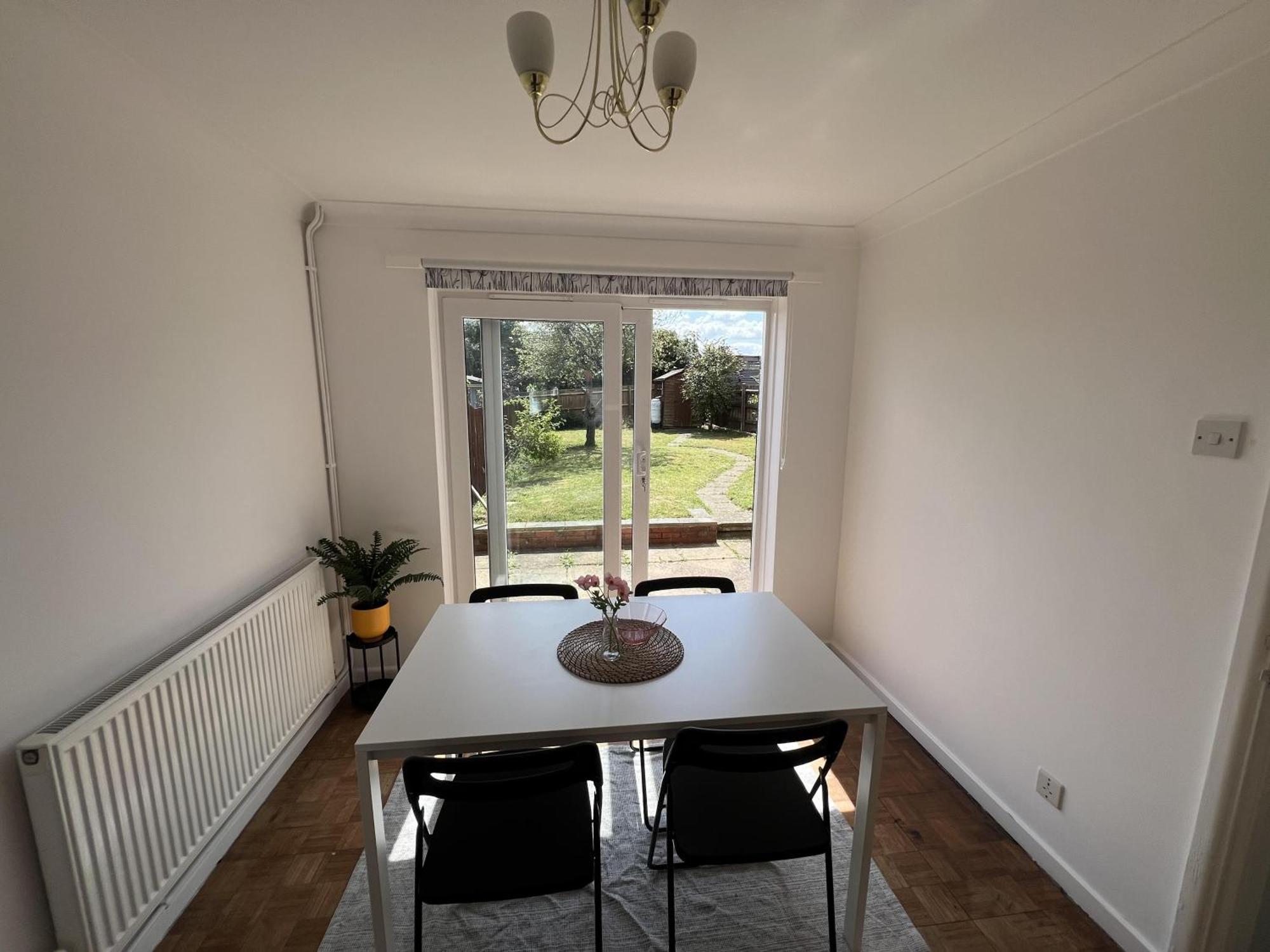 Villa Charming 3-Bed House In Leighton Buzzard Extérieur photo